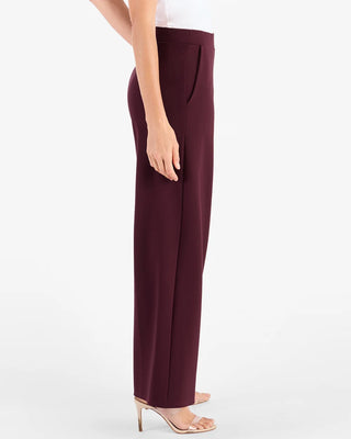 204868_MRLO_Nicolette_Merlot_02.webp