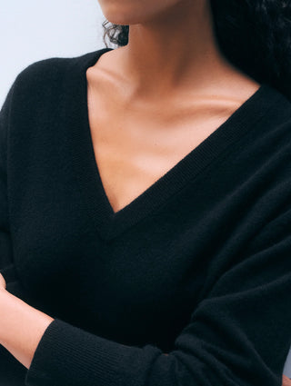 White + Warren Cashmere V Neck - Black