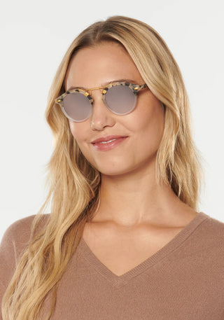 St Louis | Matte Oyster to Crystal Mirror Polarized