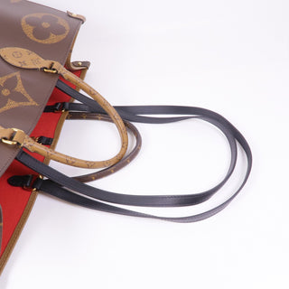 Louis Vuitton Giant Reverse On The Go MM - Monogram